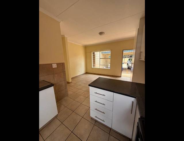 2 BEDROOM TOWNHOUSE FOR SALE IN GREENHILLS